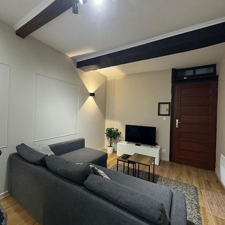 Appartement Charmant Hypercentre Avec Patio Prive Et Parking Orleans Bagian luar foto